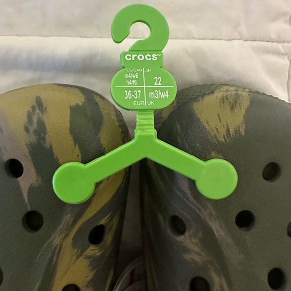 NEW lined CROCS camo army color - Picture 2 of 6